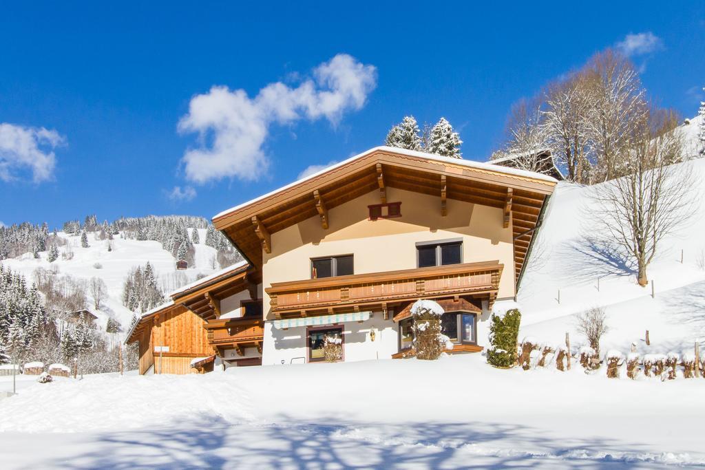 Haus Schwaighofer Lägenhet Saalbach-Hinterglemm Rum bild
